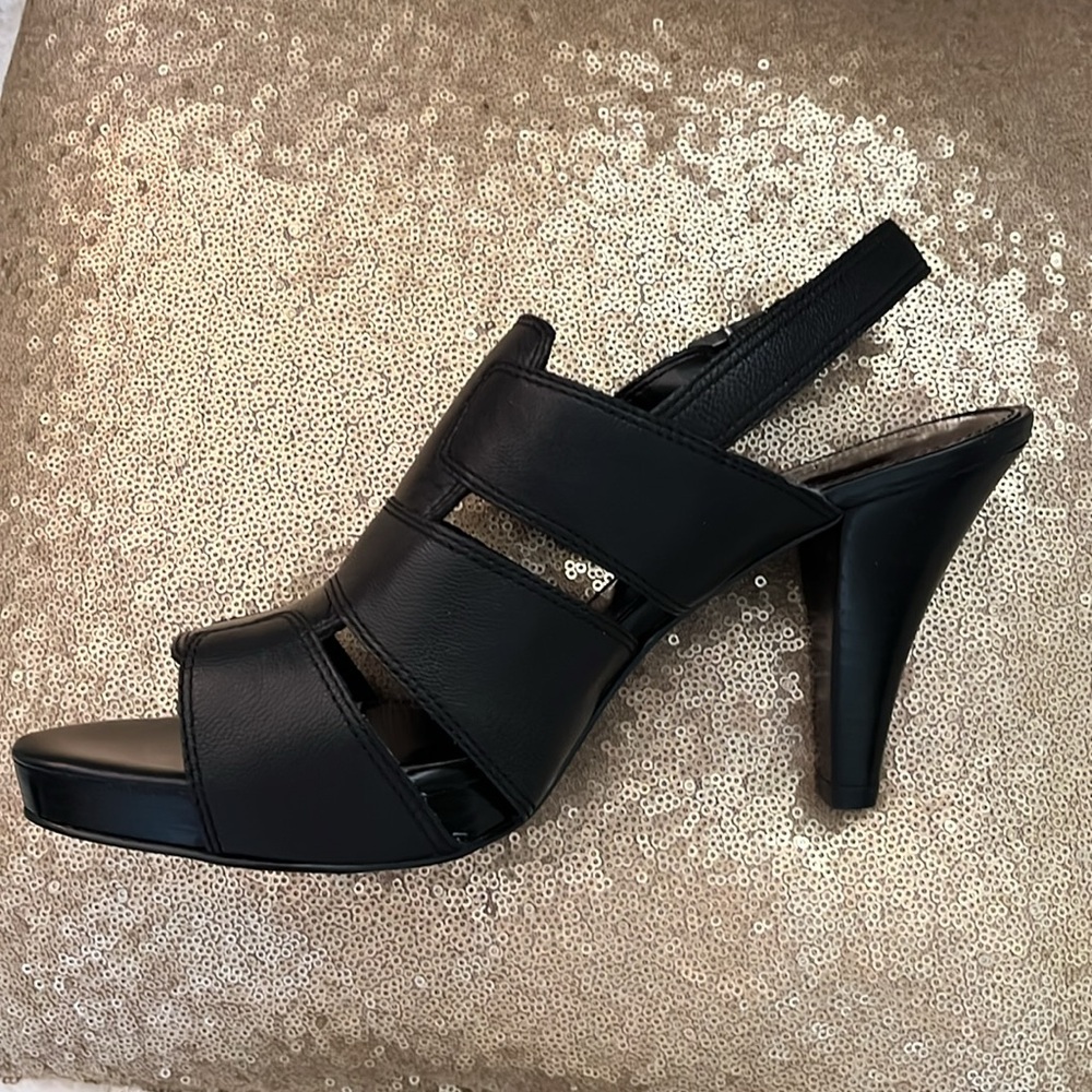 NWT NEW leather Vera Wang Chic Black Slingback Sandals, 9M